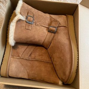 Kirkland Uggs Buckle- Woman’s 10